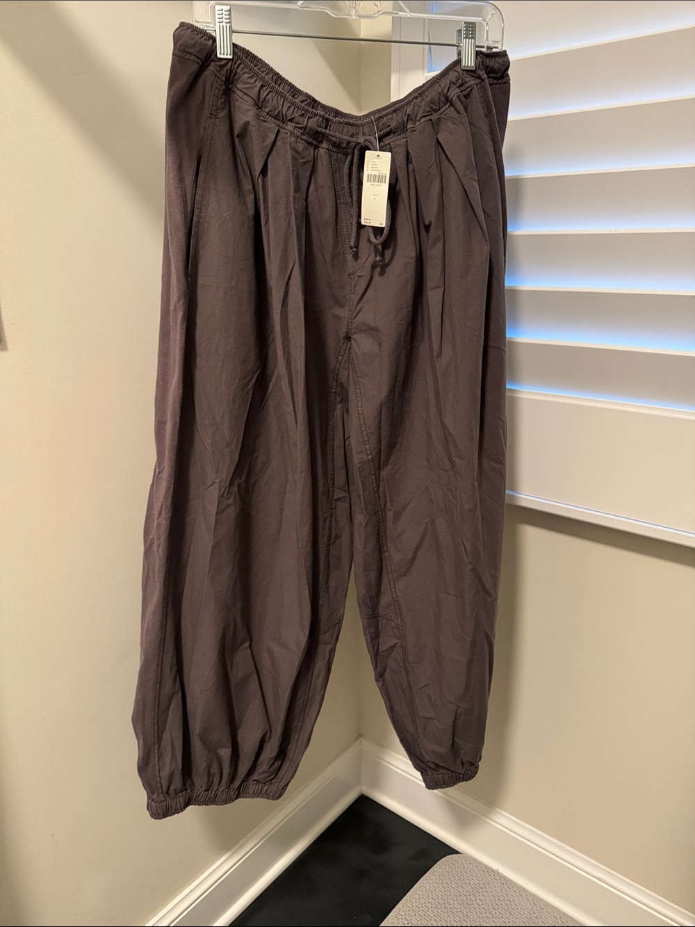 Anthropologie  Relaxed Drawstring Jogger - Deep Brown